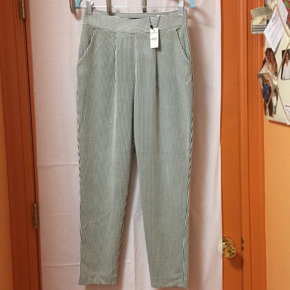 NWT Express Pull On Pant
